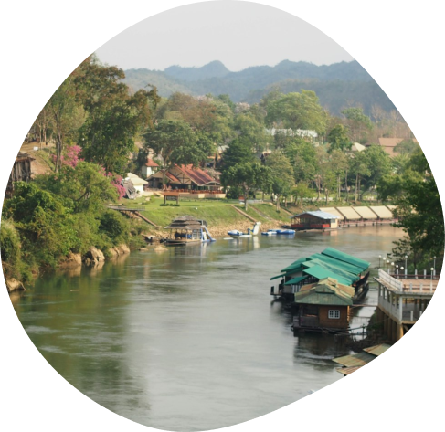 Scène de rivière à Kanchanaburi, Thaïlande
